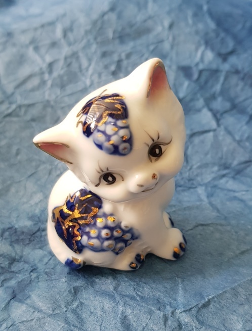 MAŁY KOTEK PORCELANOWY 6,5 CM