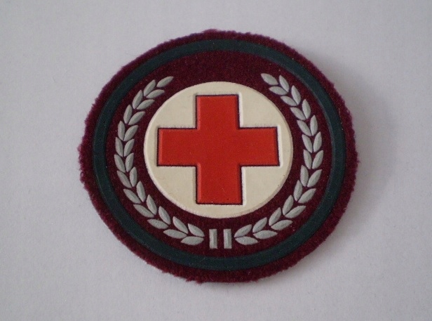 naszywka wojsko- medyczna -używana- czerwony krzyż