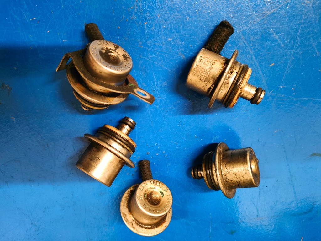 Zawór regulator ciśnienia paliwa Audi A3 8P Golf V 1.4 1.6 036133035A