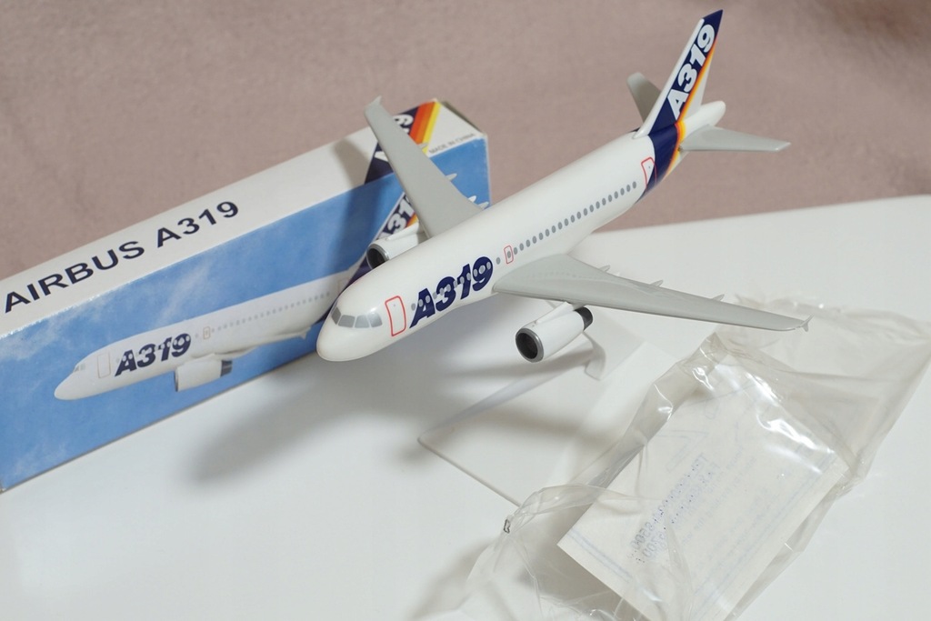 Airbus A319 barwy producenta skala 1:200