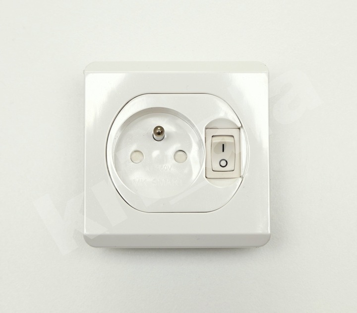 Gniazdko elektryczne z wyłącznikiem. Podtynkowe.