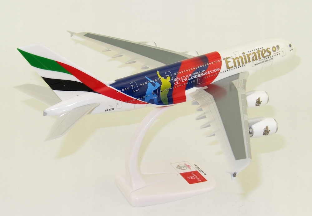Купить Модель Airbus A380 Emirates Cricket 1:250: отзывы, фото, характеристики в интерне-магазине Aredi.ru