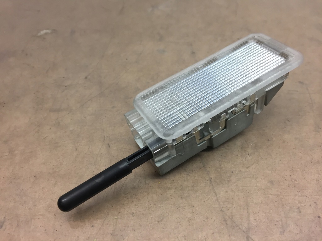 PEUGEOT 3008 OŚWIETLENIE LAMPKA SCHOWKA - 12349494652 - oficjalne ...