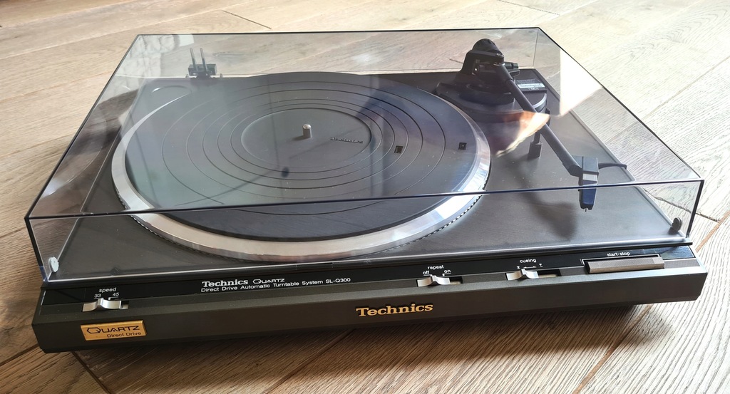 TECHNICS SL-Q300 GRAMOFON STEREO DIRECT DRIVE QUARTZ AUTOMAT !