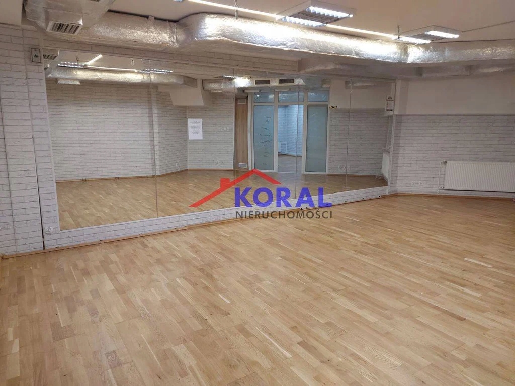 Komercyjne, Trzebnica, 197 m²