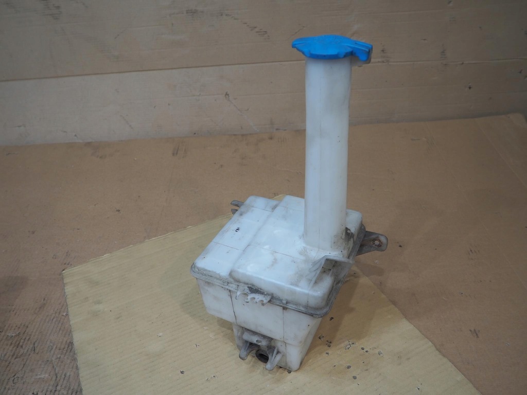 Бачок омывателя hyundai matrix 2009. Hyundai matrix 2008 бачок омывателя. Бачок омывателя хендай матрикс. Хендай матрикс бачок бачок омывателя. Бачок омывателя хендай матрикс.