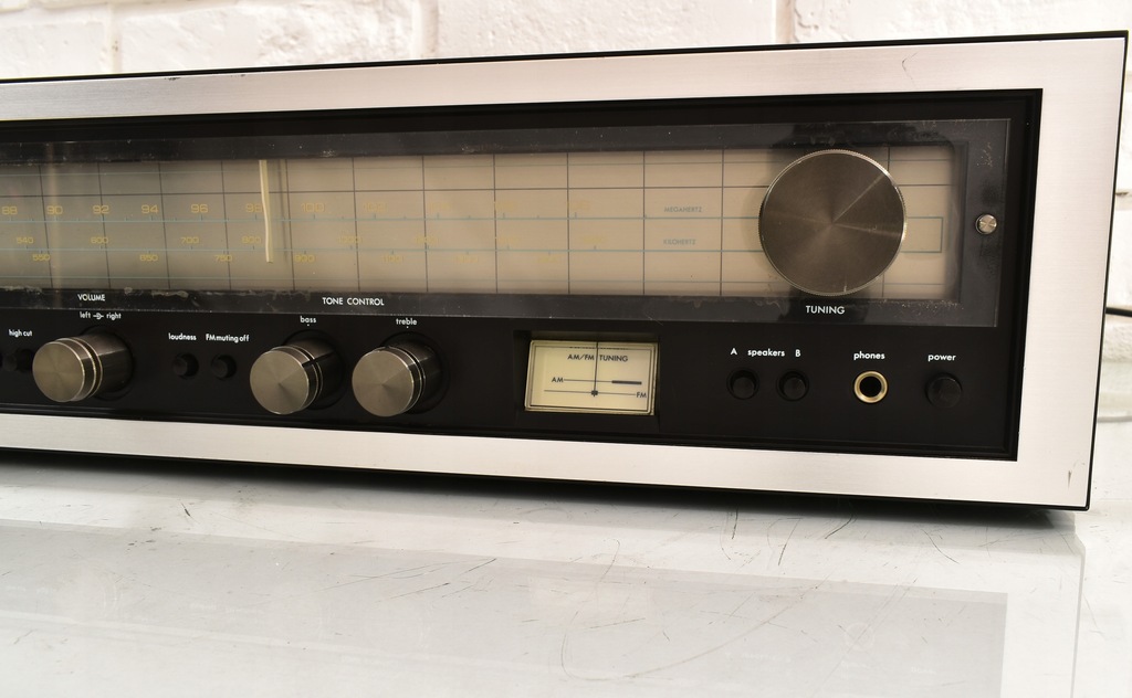Купить Luxman R-1030 AM/FM стереоресивер: отзывы, фото, характеристики в интерне-магазине Aredi.ru