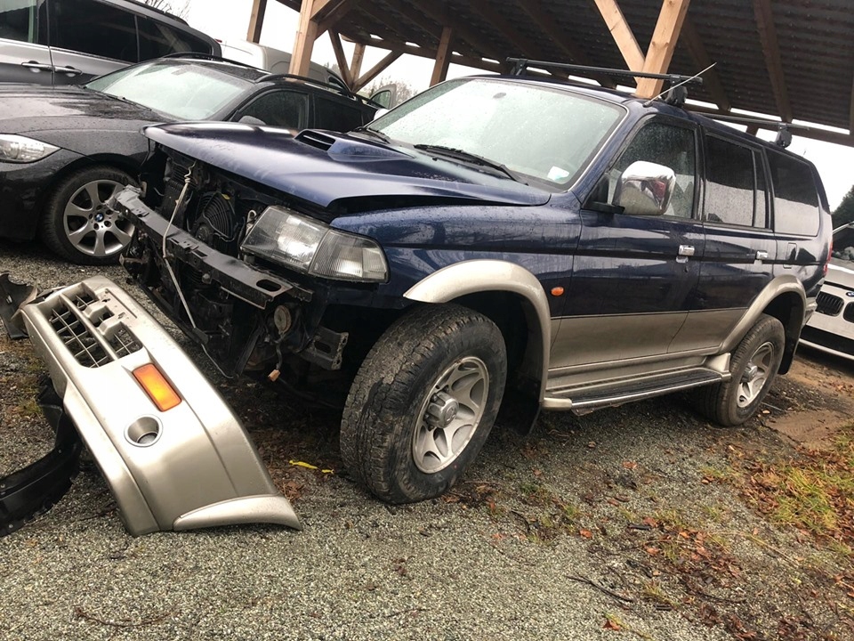 1999 MITSUBISHI PAJERO 2.5 TD. 35000Km !!!