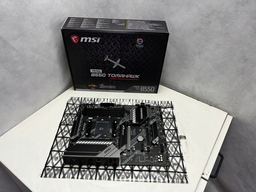 Płyta główna ATX MSI MAG B550 TOMAHAWK MAX WIFI USZKODZONA PO ZWROCIE