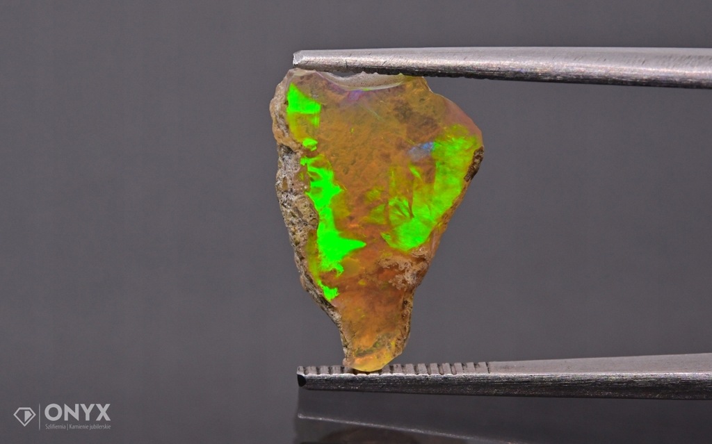 Opal z Etiopii bryłka 15,5x10,5 mm