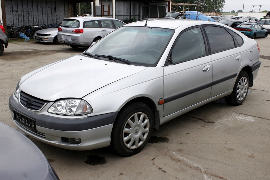 Zderzak tył Toyota Avensis T22 2002 Liftback 7605191503