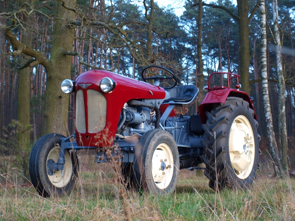 Przejażdżka RetroTRAKTORem URSUS C-325 z 1962 roku