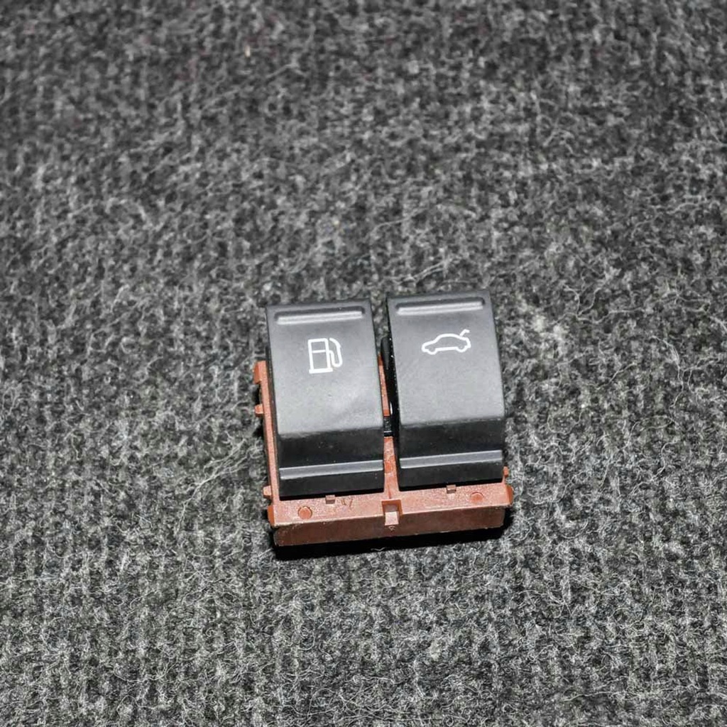 Volkswagen Jetta VI 2014 Uchwyt / Linka korka wlewu paliwa