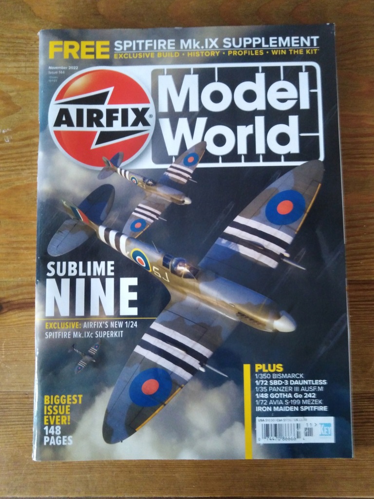 Airfix Model World Spitfire IX 11/2022