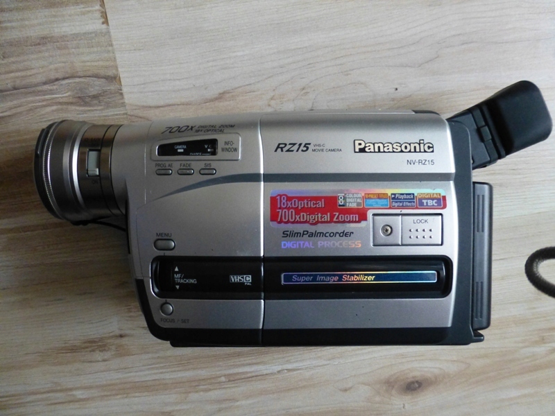 Купить Видеокамера Panasonic RZ15 VHS: отзывы, фото, характеристики в интерне-магазине Aredi.ru