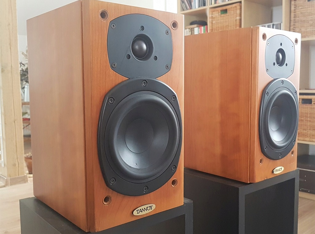 Tannoy Revolution R1