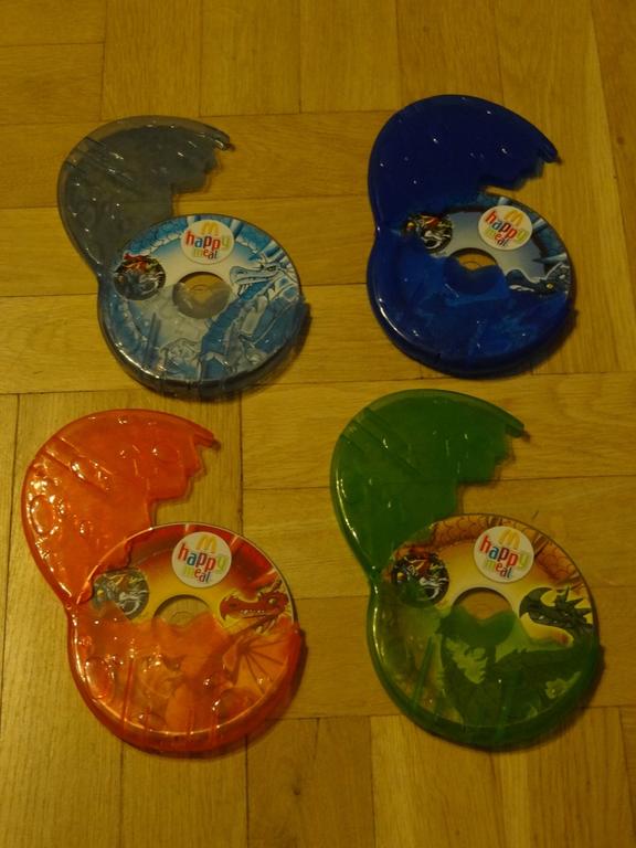 Cztery gry CD happy meal w pudełkach