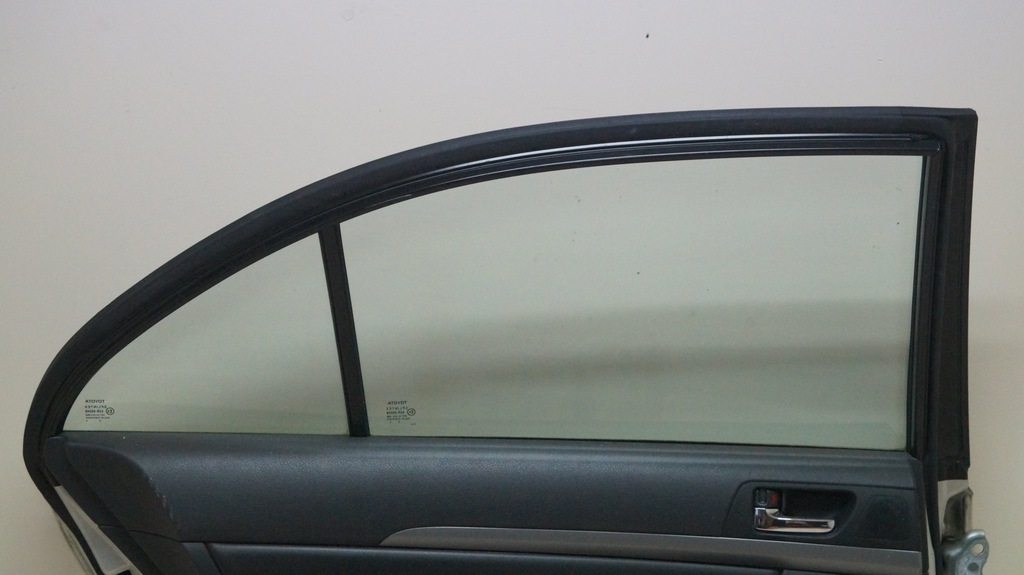Drzwi tylne lewe Toyota Avensis T25 Lift 1C0 HB