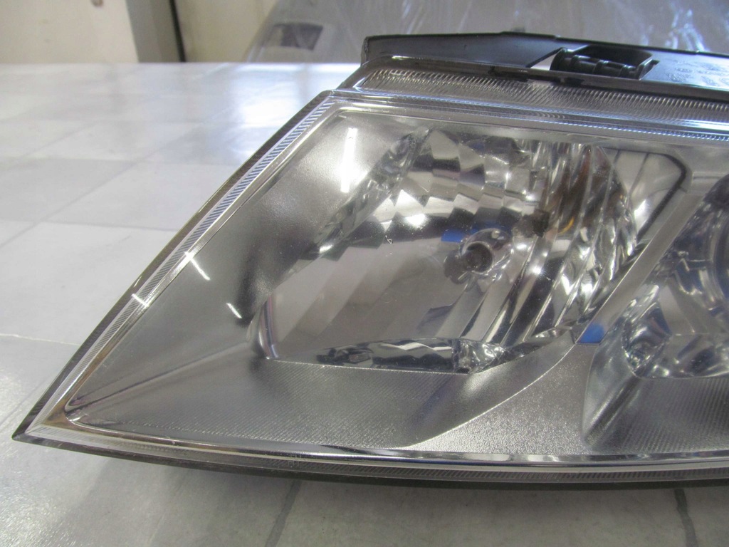 KIA MAGENTIS II LAMPA REFLEKTOR PRZOD LEWA 0810