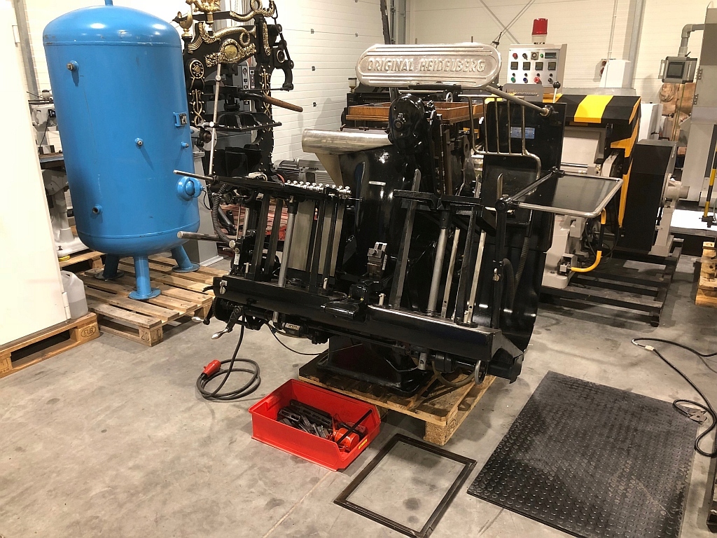 Silvercrest швейная машина. франкировальная машина т-1000/1 optima ii. Webomatic tl300. Machine отзывы. фальц аппарат cityline express печатная машина.