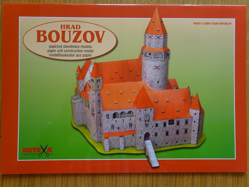 Zamek BOUZOV- Czechy