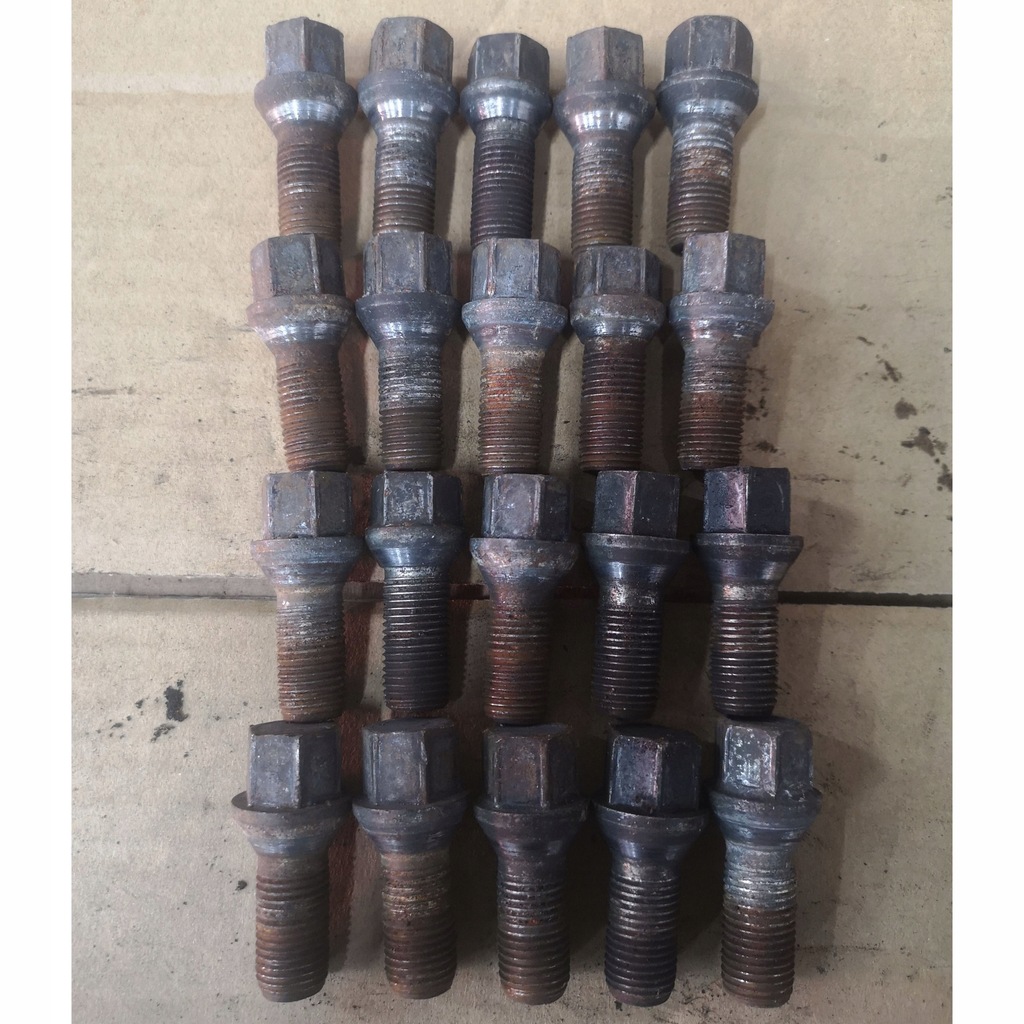 VW Passat B6 sruby do kol