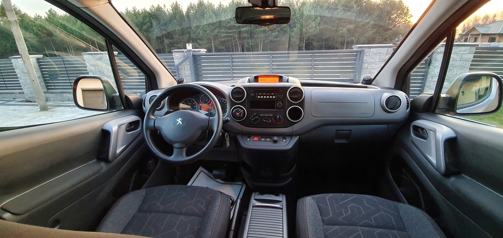 Купить Peugeot Partner 1.6HDI АВТОМАТ 29 тыс. км Сервис Автосалон: отзывы, фото, характеристики в интерне-магазине Aredi.ru