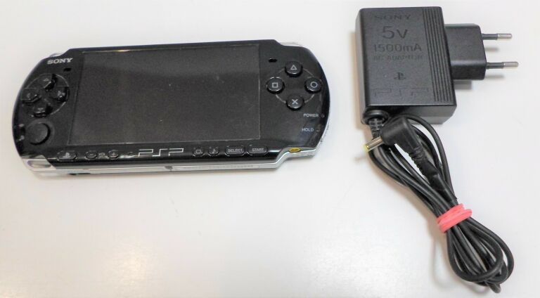 KONSOLA SONY PLAYSTATION PORTABLE PSP-3004