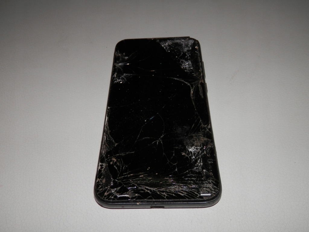 Motorola E6s XT2053-1 telefon uszkodzony