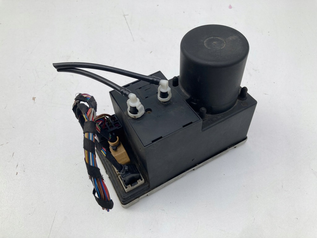 POMPKA ZAMKA CENTRALNEGO Audi A3 8L0862257K