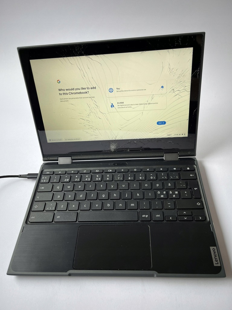 Lenovo 300e Chromebook 2nd gen 4 GB / 32 GB KS25