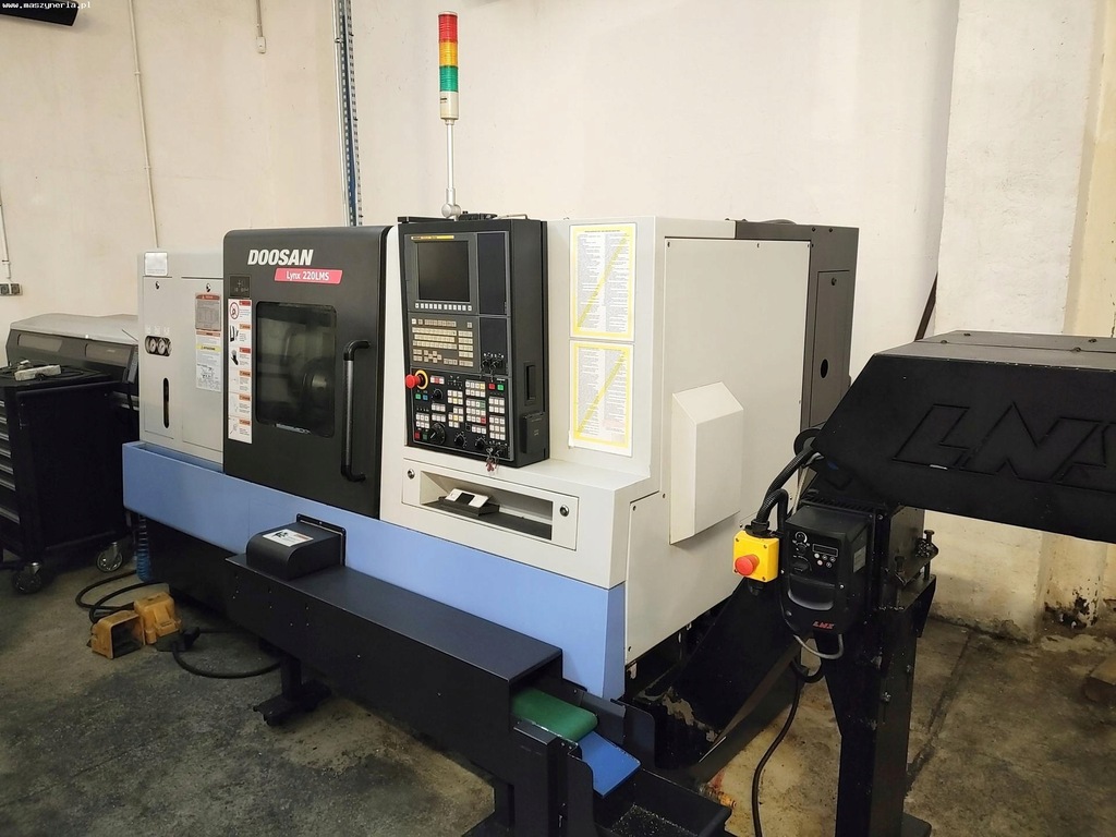 Tokarka CNC DOOSAN LYNX 220 LMSC