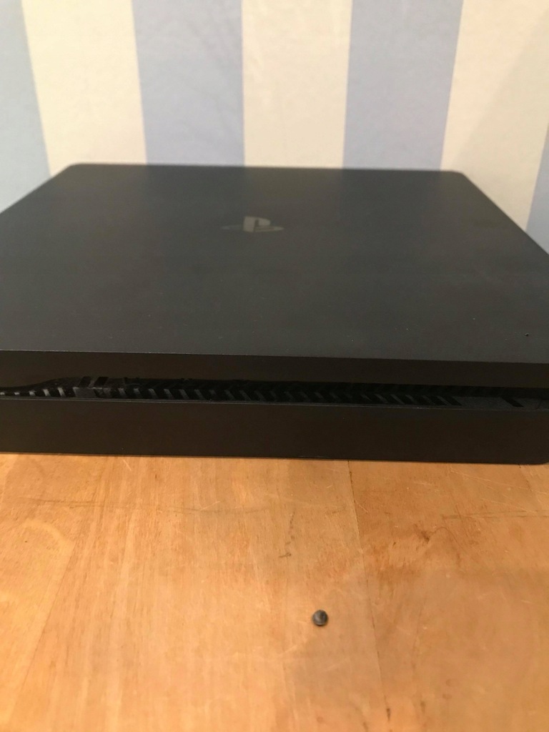 PLAYSTATION 4 500 GB+ GRY