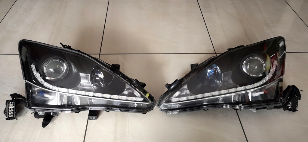 Lampa przednia lewa Led Lexus is 250 220 xenon