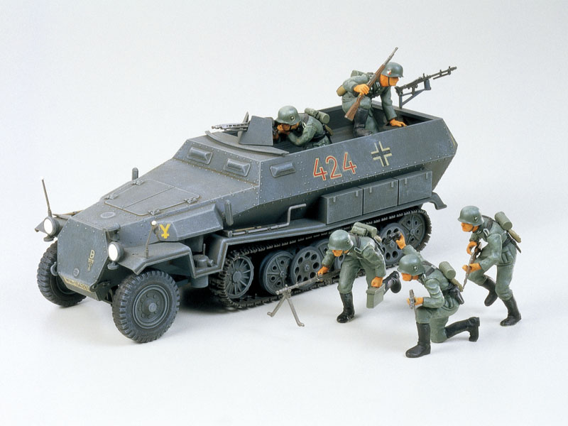 Купить Транспортер Hanomag Sd.Kfz.251/1 35020 Tamiya: отзывы, фото, характеристики в интерне-магазине Aredi.ru