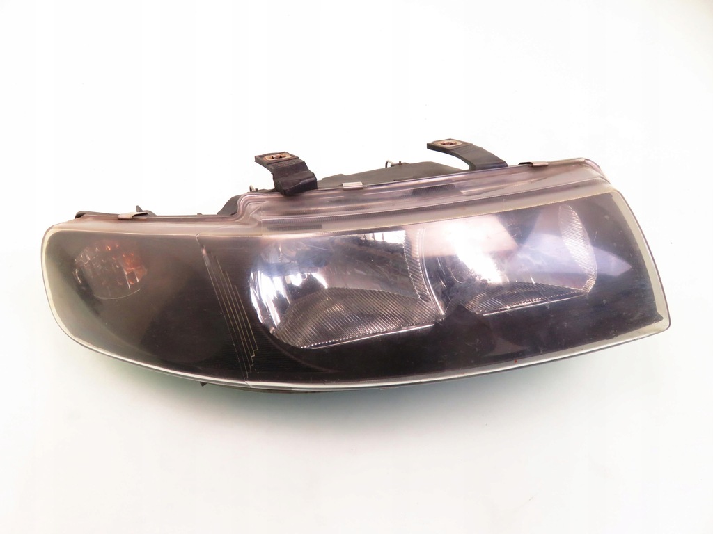 LAMPA PRAWA PRZEDNIA SEAT TOLEDO II