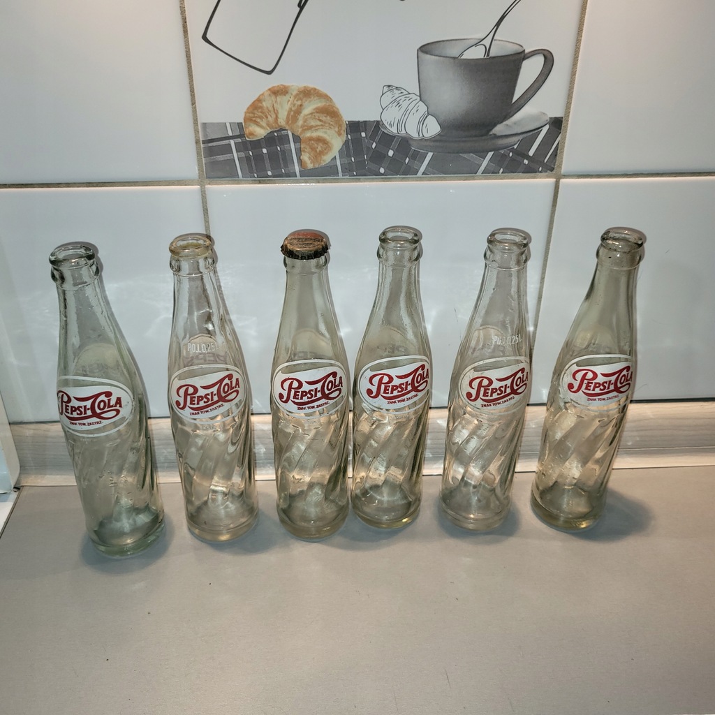 STARE butelki po PEPSI COLA jedna z ORYGINALNYM KAPSLEM z PRL 6 sztuk