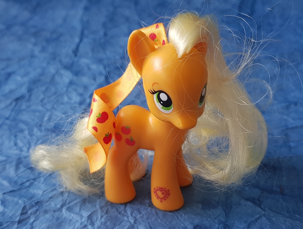 KUCYK MY LITLLE PONY Applejack 7,5cm