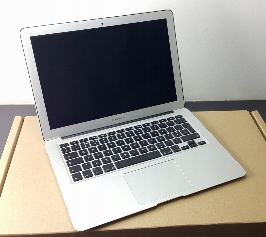 Купить MACBOOK AIR 13*Core i7*A1466*8 ГБ*256 ГБ SSD: отзывы, фото, характеристики в интерне-магазине Aredi.ru