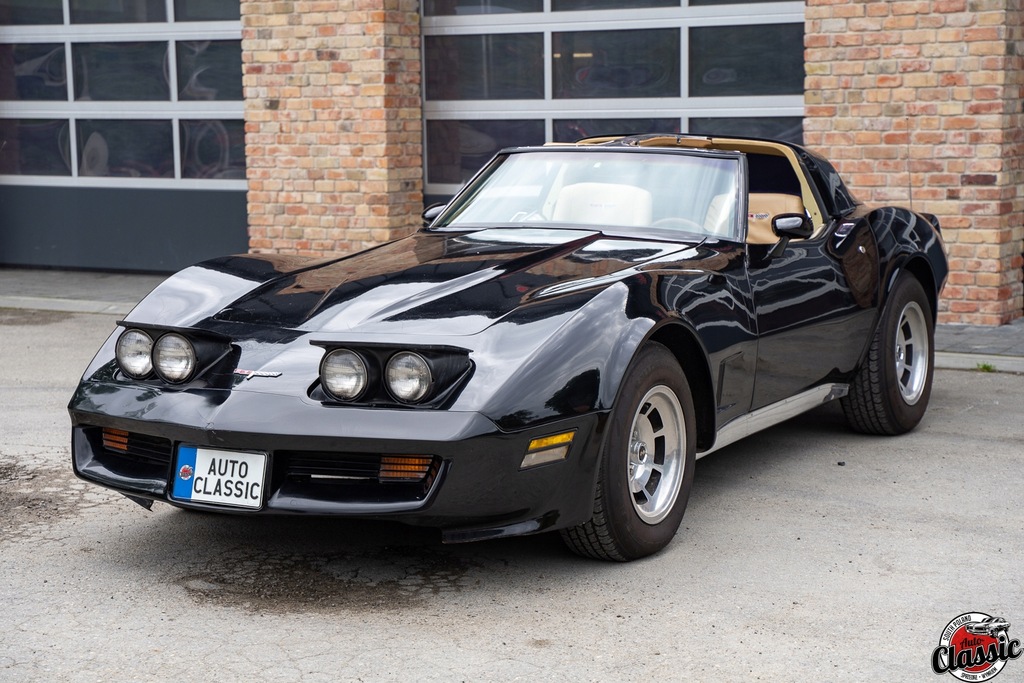 Chevrolet Corvette C3 1980 silnik 5l 193km czarna