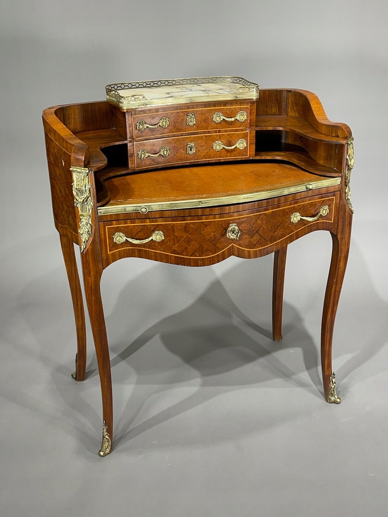 Zabytkowe intarsjowane biurko w stylu Ludwik XVI