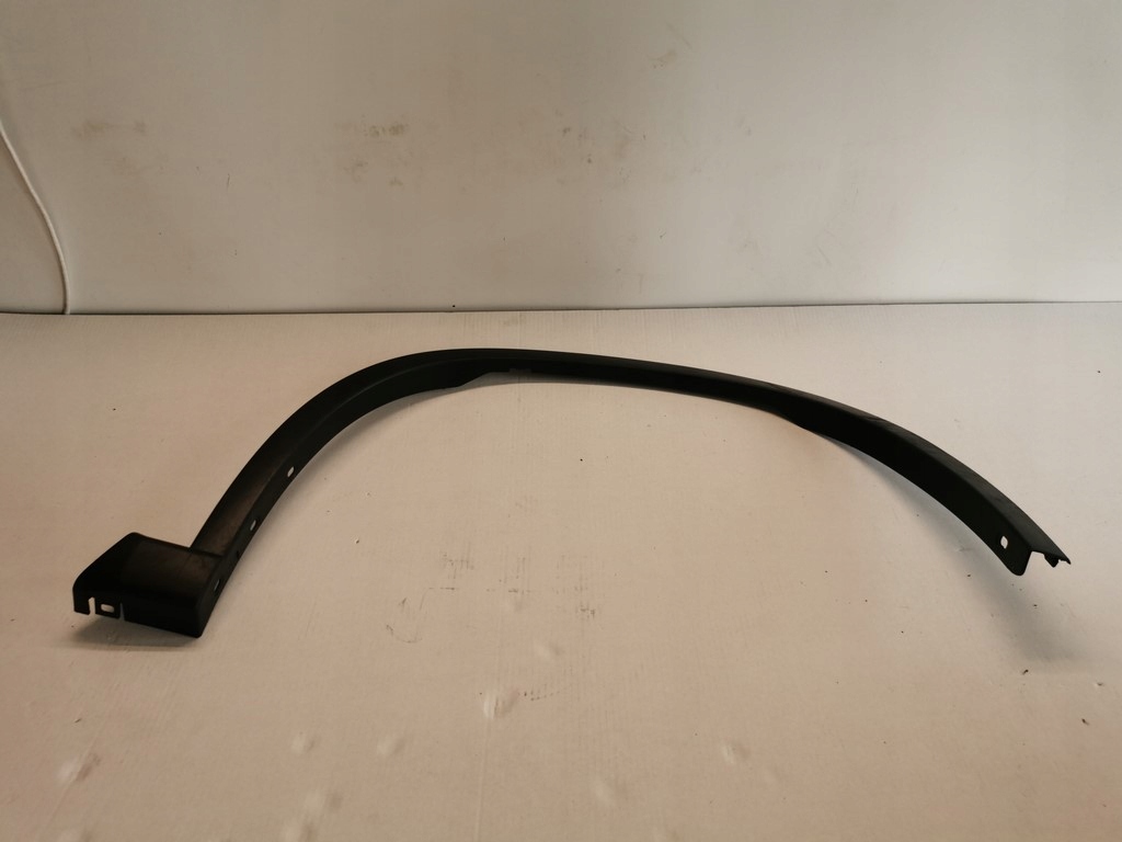 NISSAN LISTWA RANT BŁOTNIKA 768523UB1A
