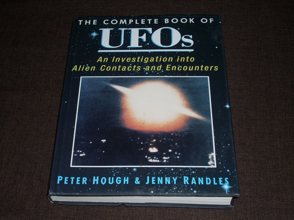 WOŚP ♥ THE COMPLETE BOOK OF UFOs UFO