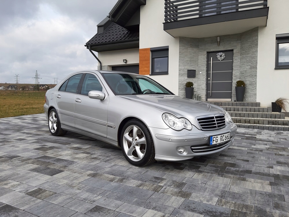 MERCEDES CKLASA 1.8 KOMPRESOR LIFT AVANTGARDE