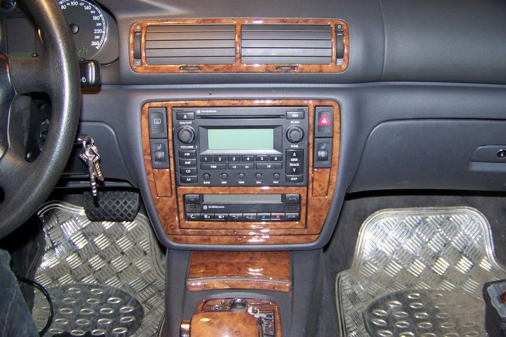 VW PASSAT B5 FL OKLEINY KOKPITU FOLIA PULPIT OKLEINA DEKORY CARBON DREWNO