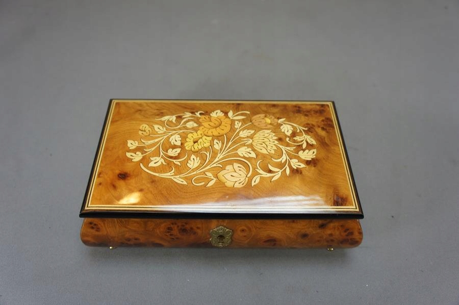 PIĘKNA POZYTYWKA SZKATUŁKA DREWNIANA !!