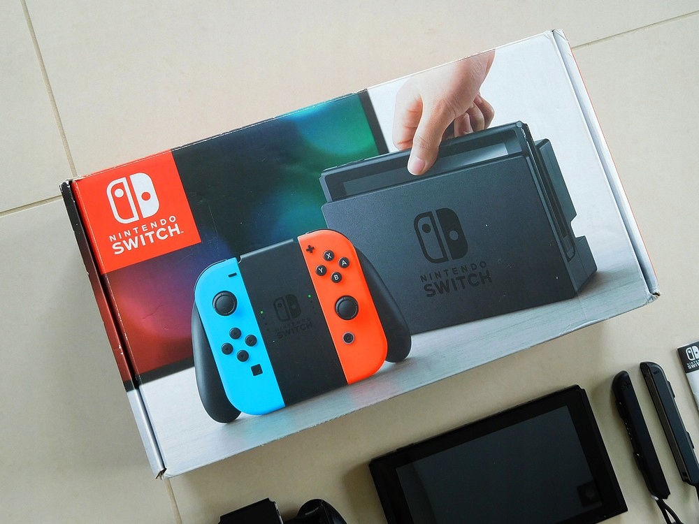 Купить NINTENDO SWITCH 32 ГБ, СИНИЙ И КРАСНЫЙ, ПОЛНЫЙ КОМПЛЕКТ!: отзывы, фото, характеристики в интерне-магазине Aredi.ru