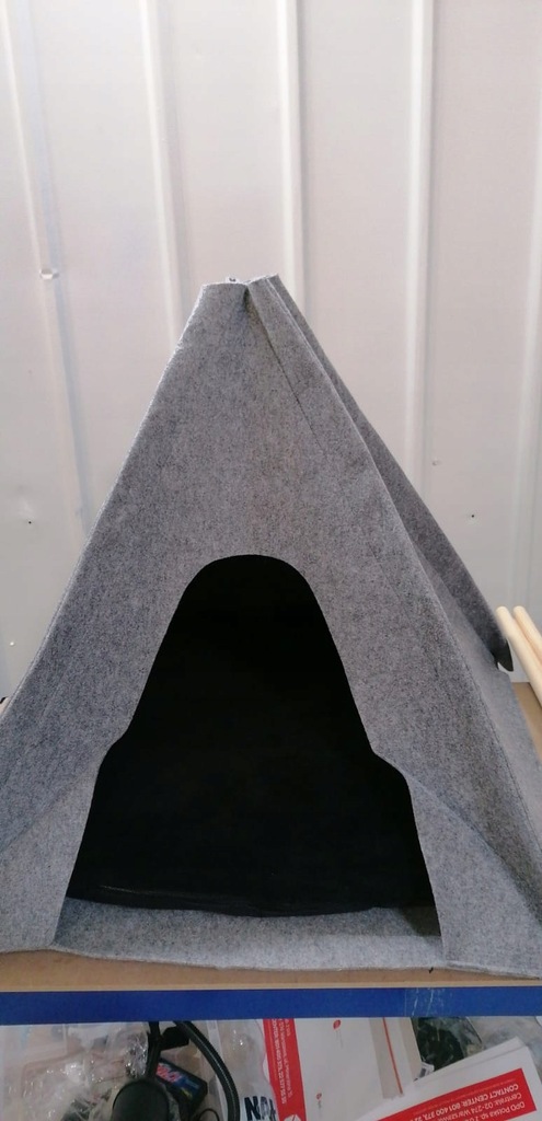 ANIMALY NAMIOT TIPI DLA ZWIERZĄT DOMOWYCH 80X80 W1 ANIMALY NAMIOT TIPI DLA ZWIERZĄT DOMOWYCH 80X80 W1