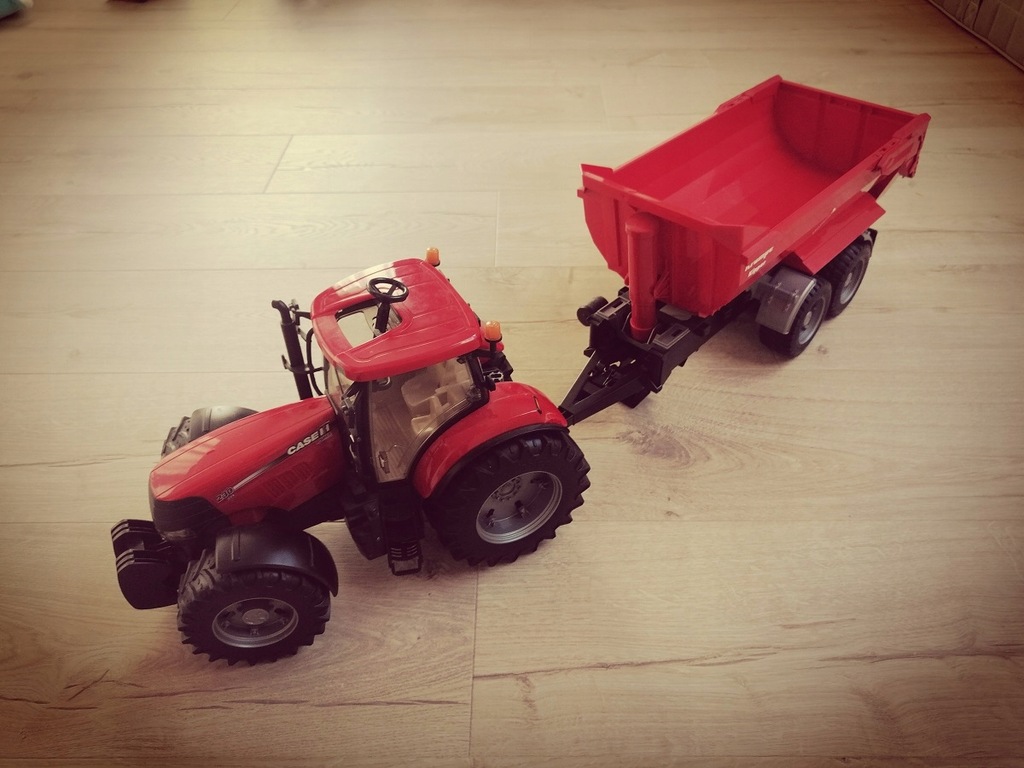 BRUDER Traktor CASE i Przyczepka KRAMPE