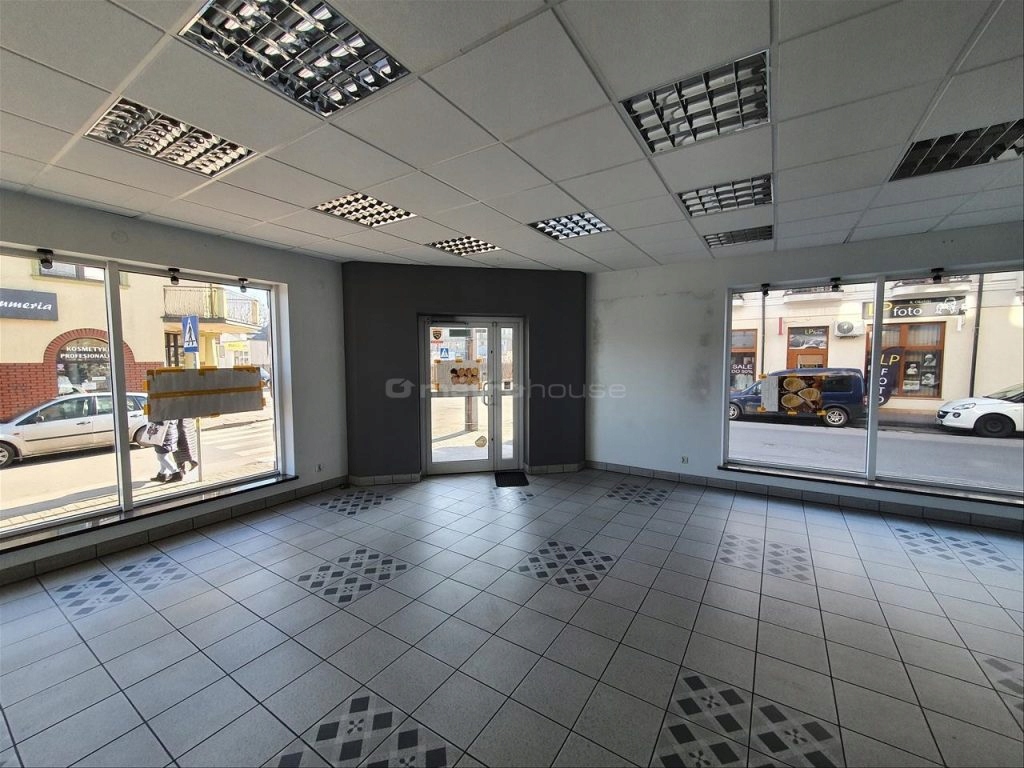 Komercyjne, Nowy Dwór Mazowiecki, 91 m²